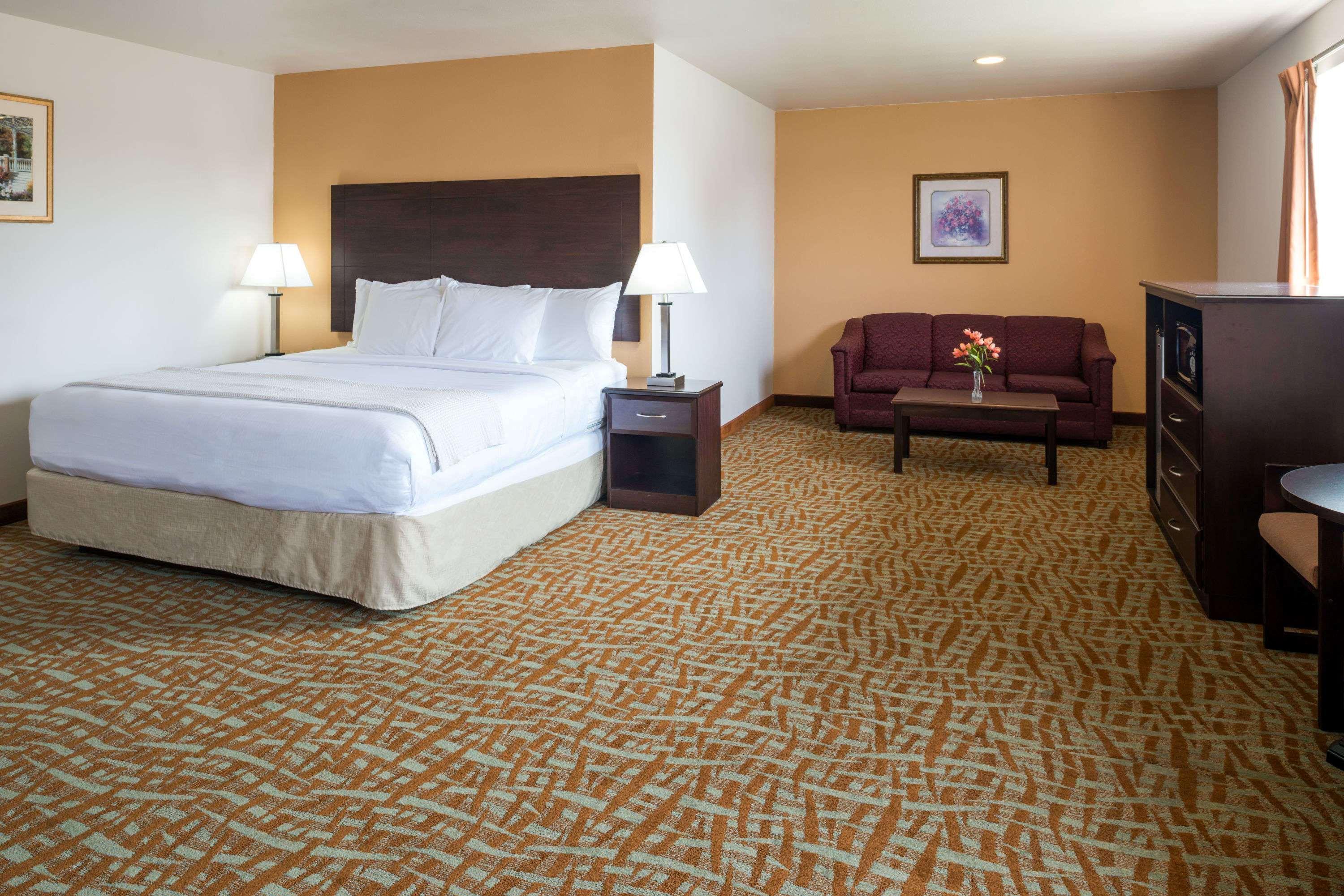 Days Inn & Suites By Wyndham Spokane Airport Эруэй-Хайтс Экстерьер фото