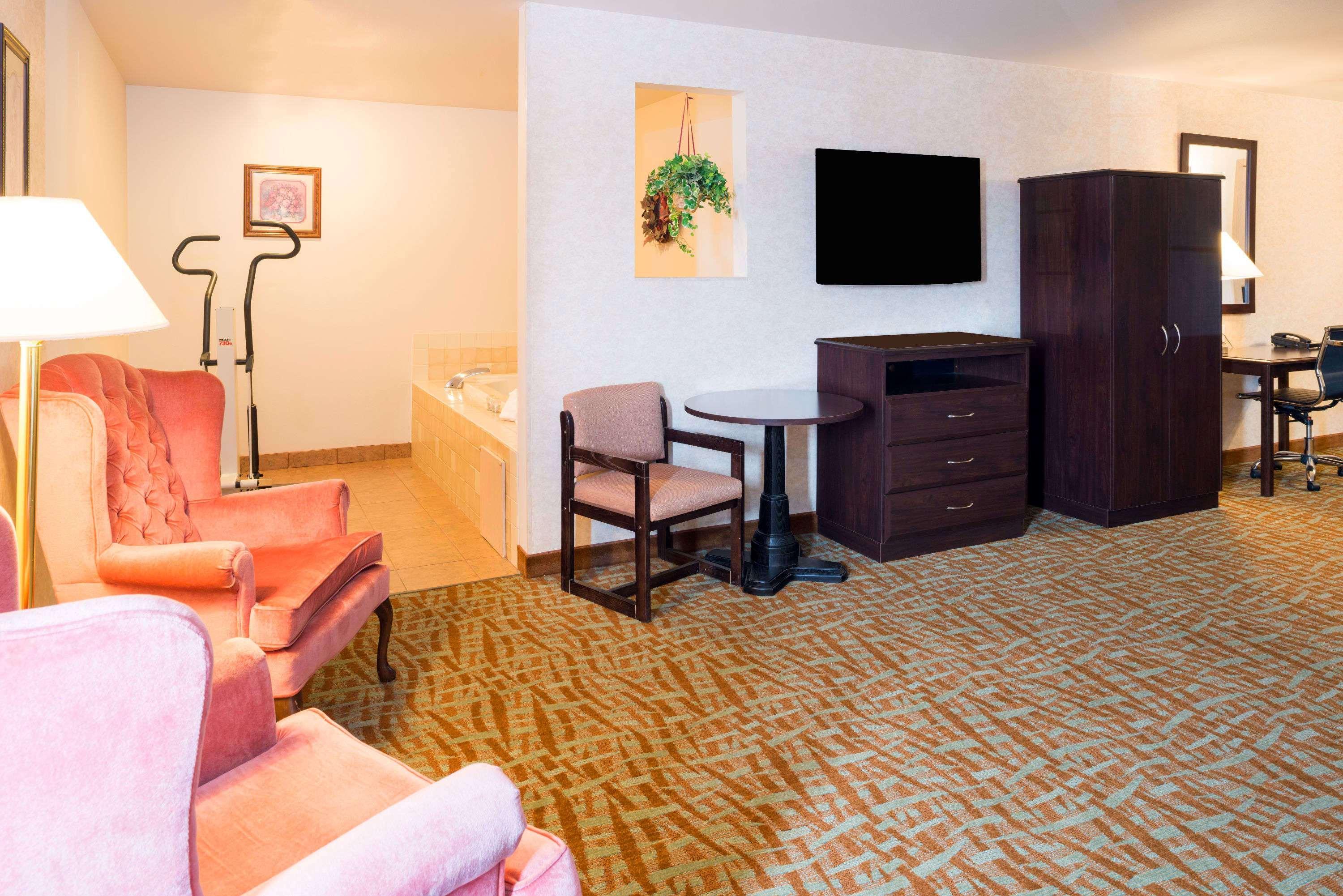 Days Inn & Suites By Wyndham Spokane Airport Эруэй-Хайтс Экстерьер фото