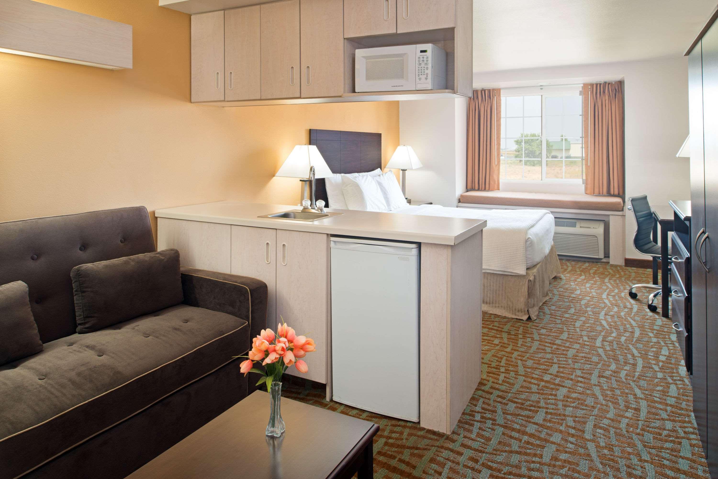 Days Inn & Suites By Wyndham Spokane Airport Эруэй-Хайтс Экстерьер фото