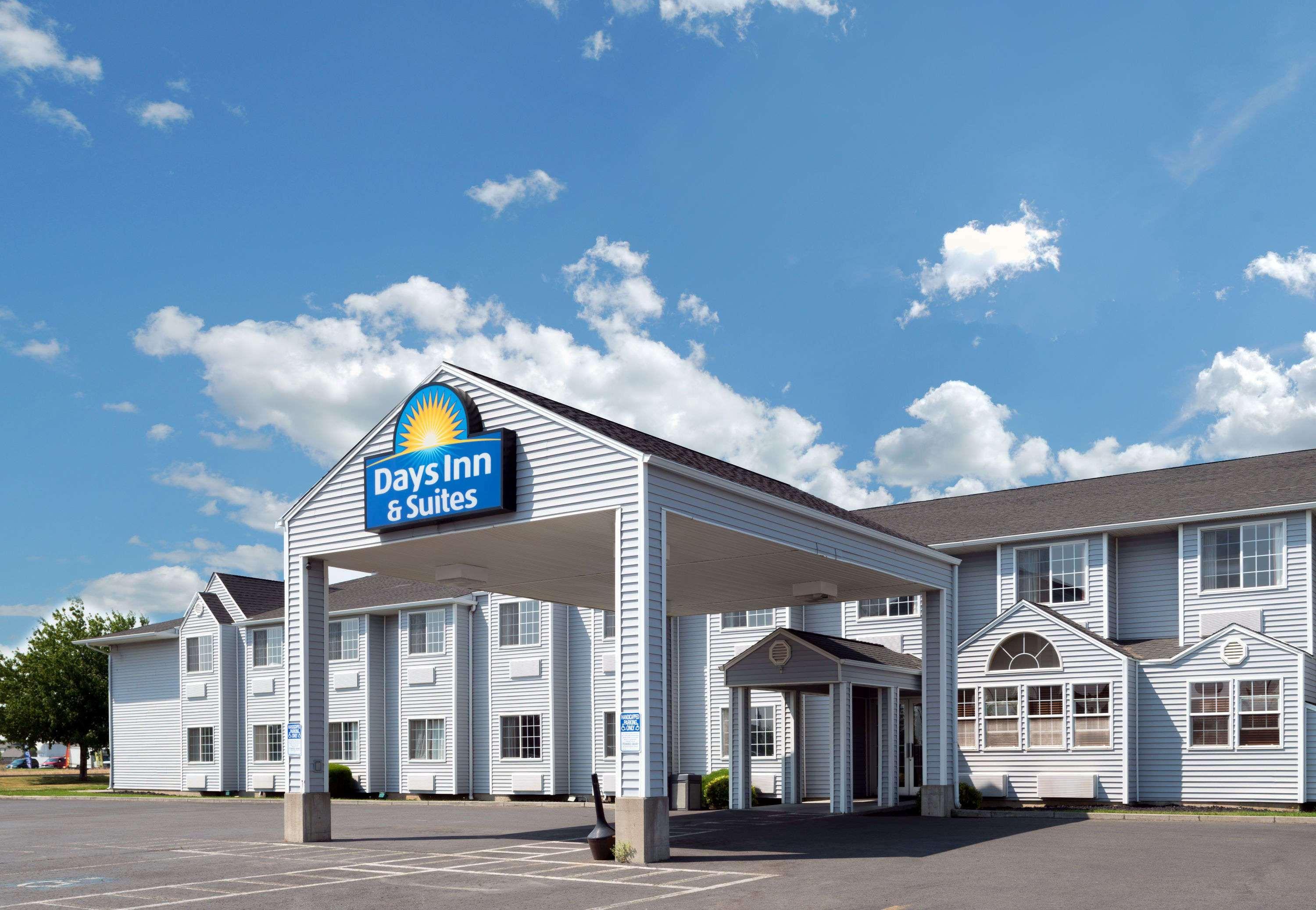 Days Inn & Suites By Wyndham Spokane Airport Эруэй-Хайтс Экстерьер фото