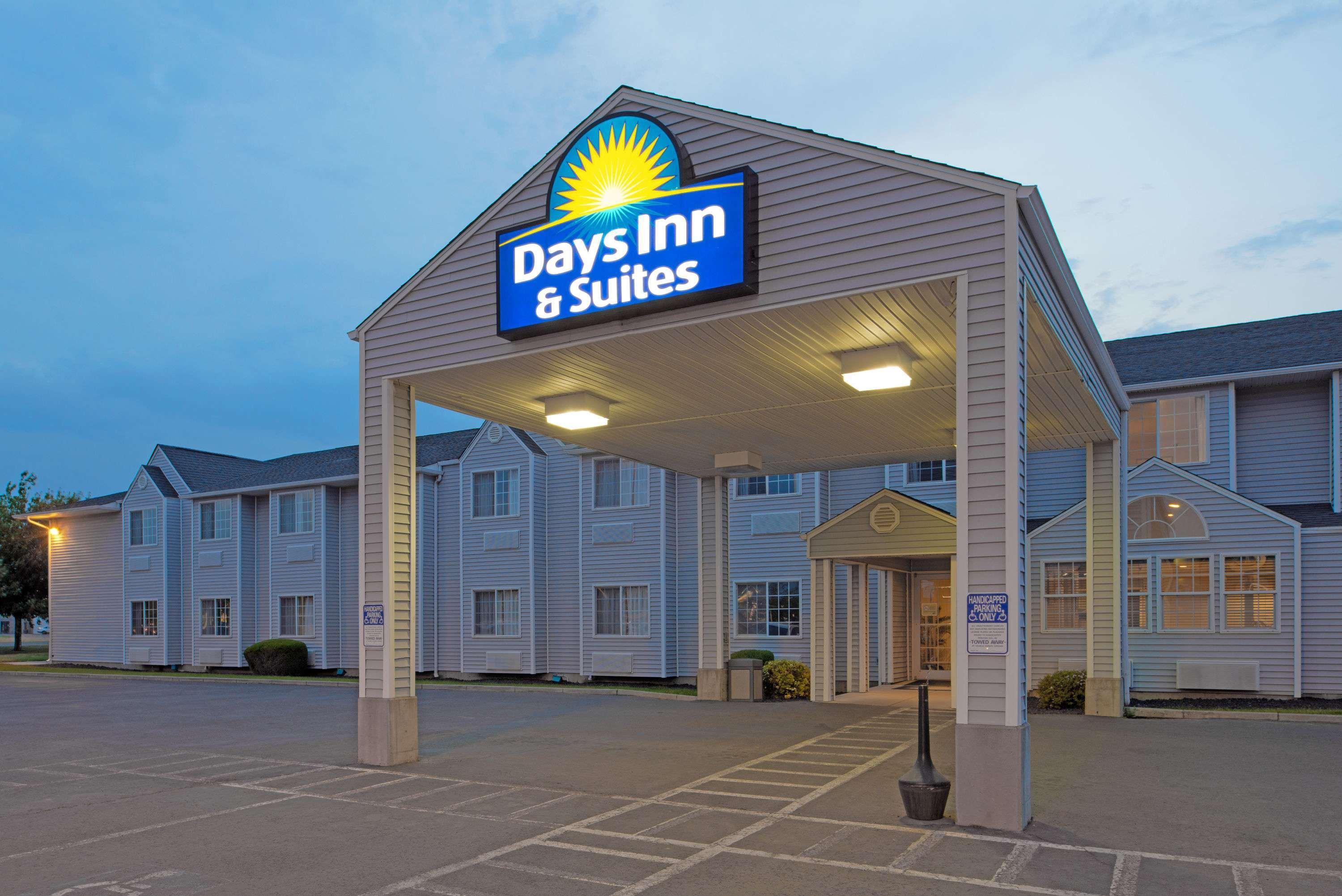 Days Inn & Suites By Wyndham Spokane Airport Эруэй-Хайтс Экстерьер фото